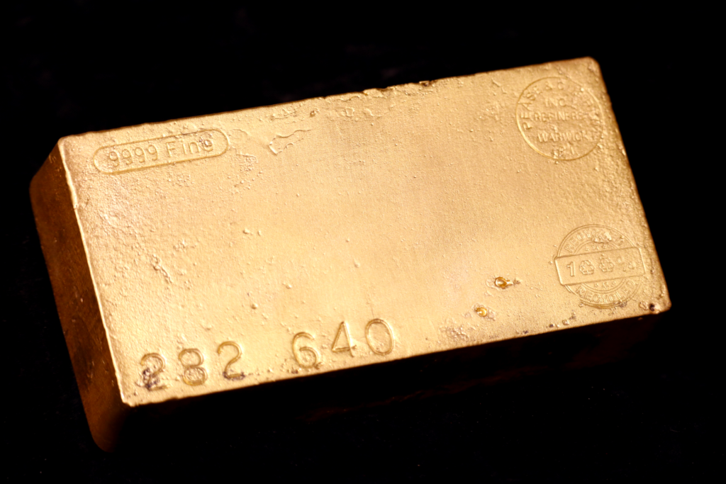 Pease & Curren refined gold bar.